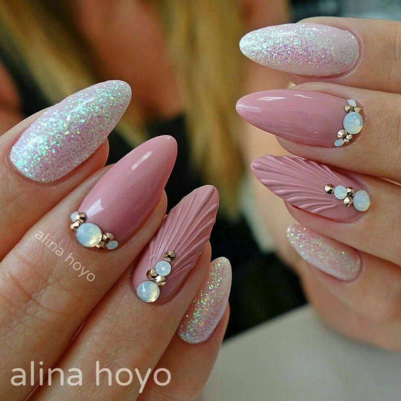 Alina Hoyo маникюр