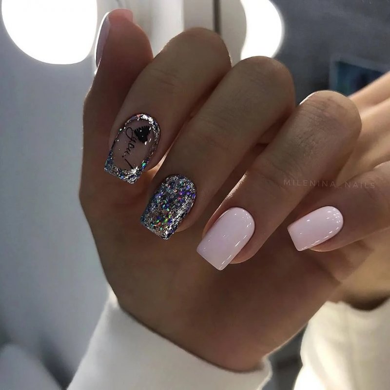 Изысканный маникюр на короткие ногти 2020
