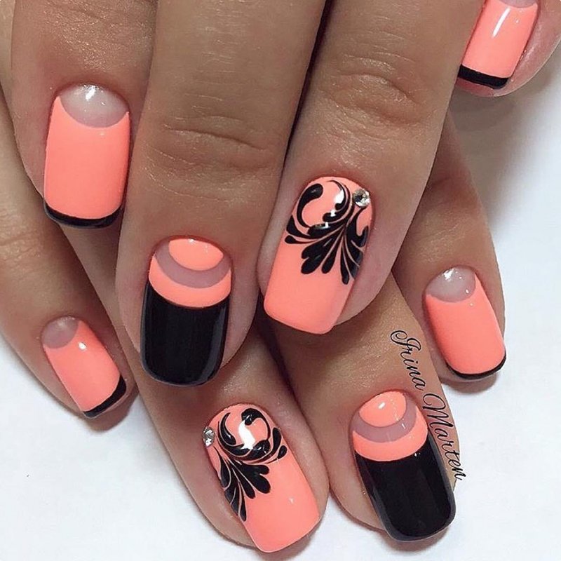 Яркий коралловый маникюр