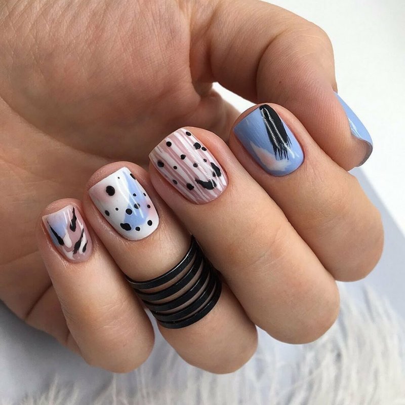 Стильный маникюр на короткие ногти
