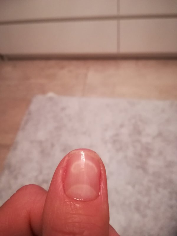 Черно бело золотой маникюр