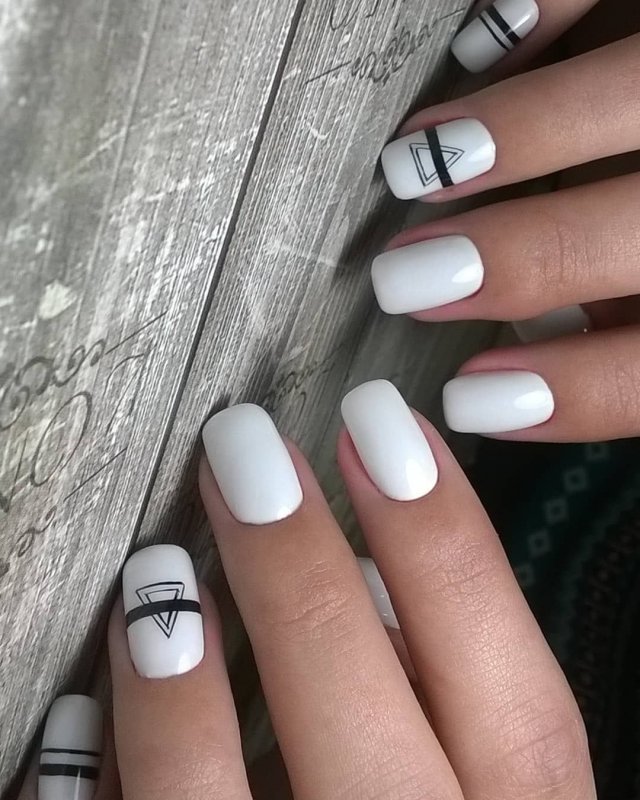 Белые ногти маникюр