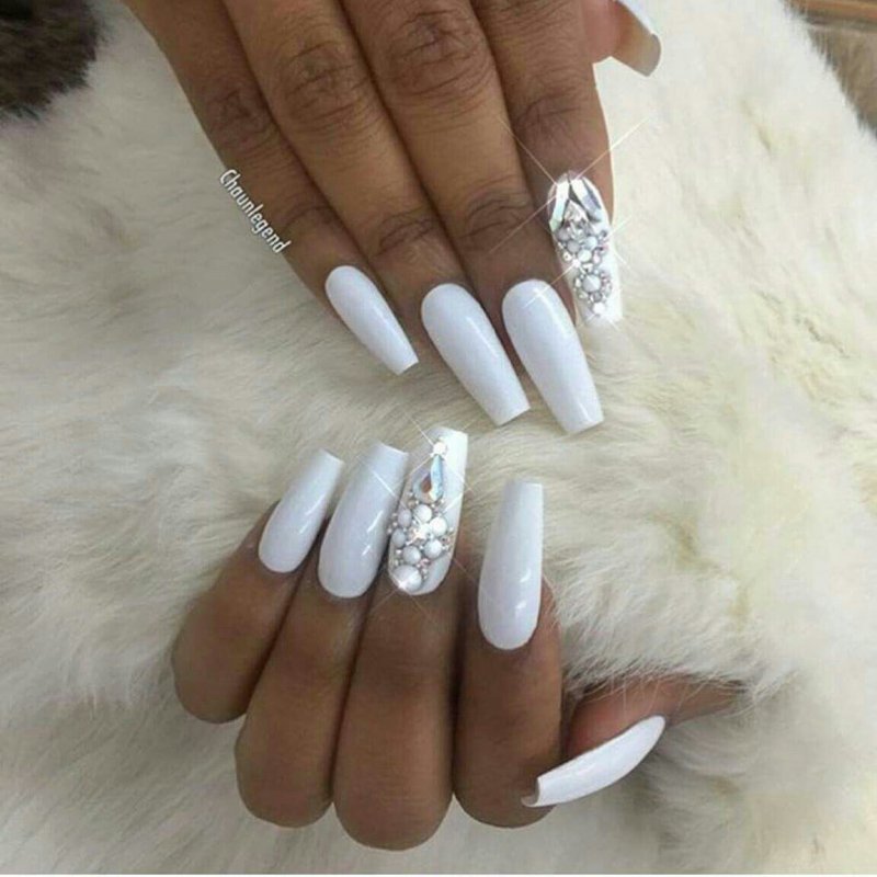 Белые длинные ногти дизайн