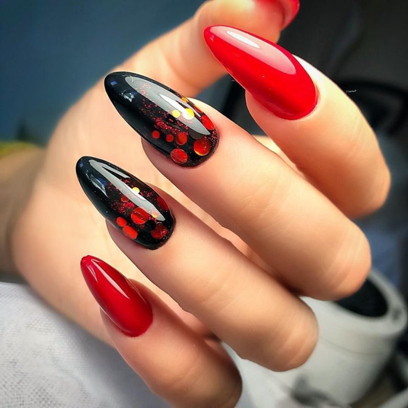 Маник черныц с красным