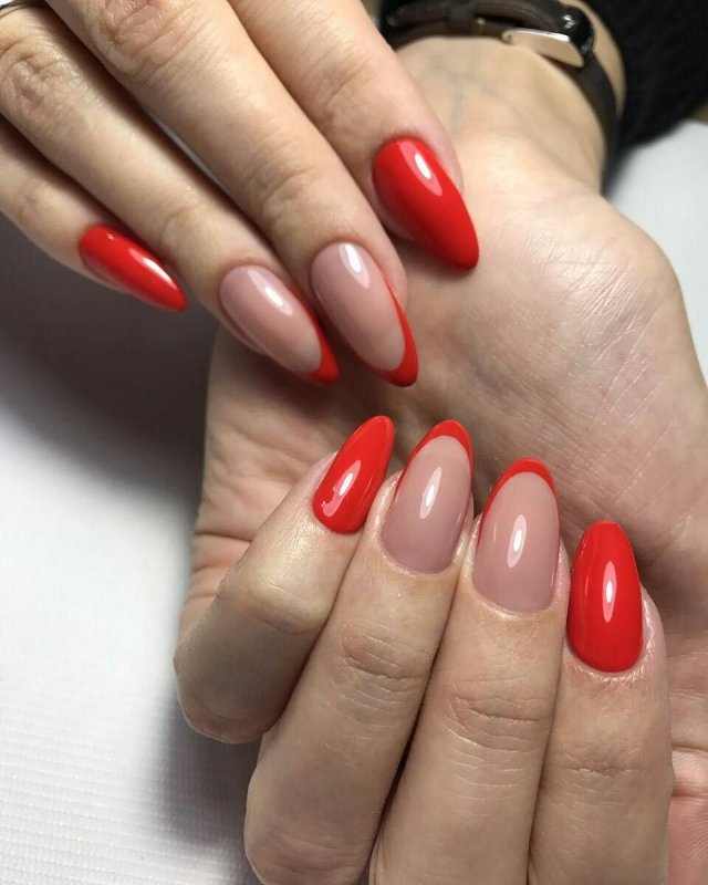 Красивый красный маникюр