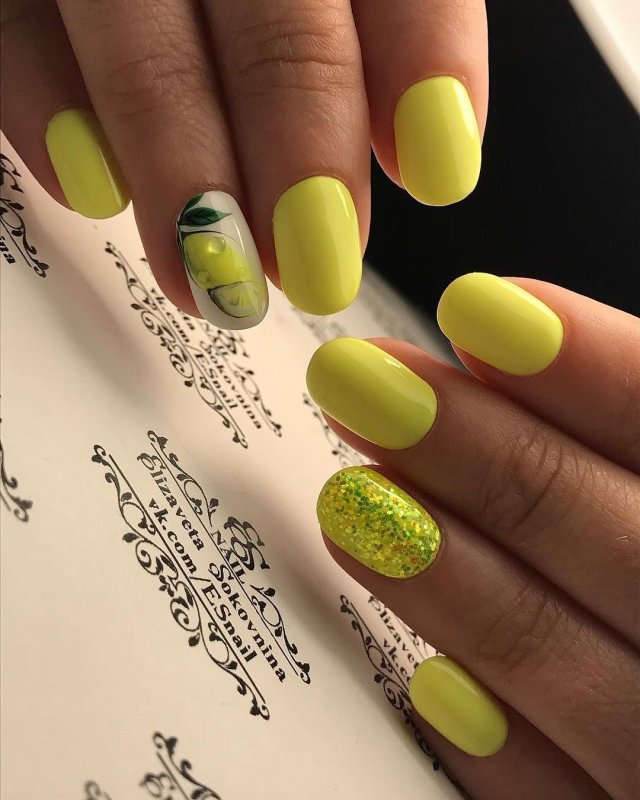 Маникюр в оливковых тонах