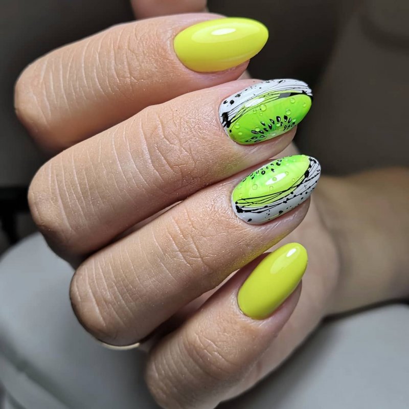 Жёлтый маникюр на короткие ногти