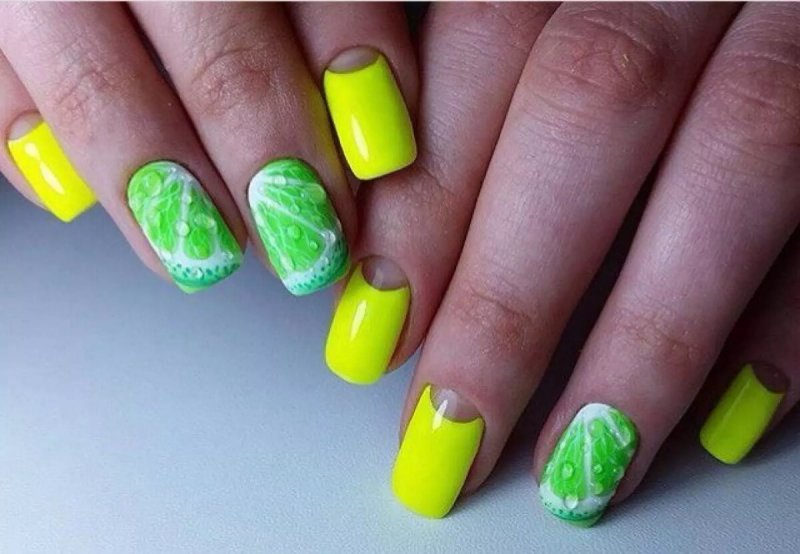 Кислотный маникюр миндаль