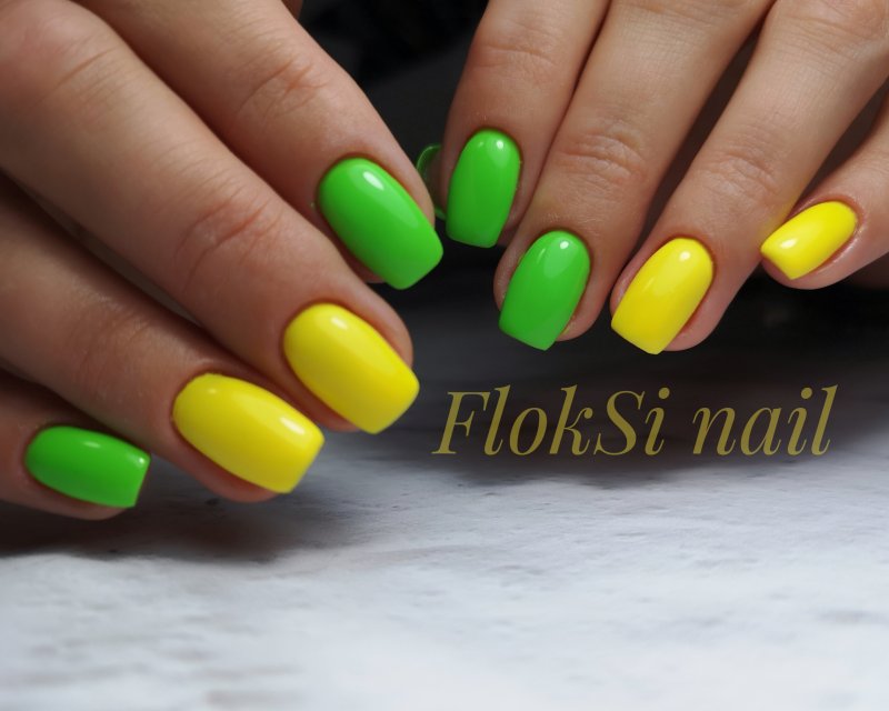 Маникюр с фруктами