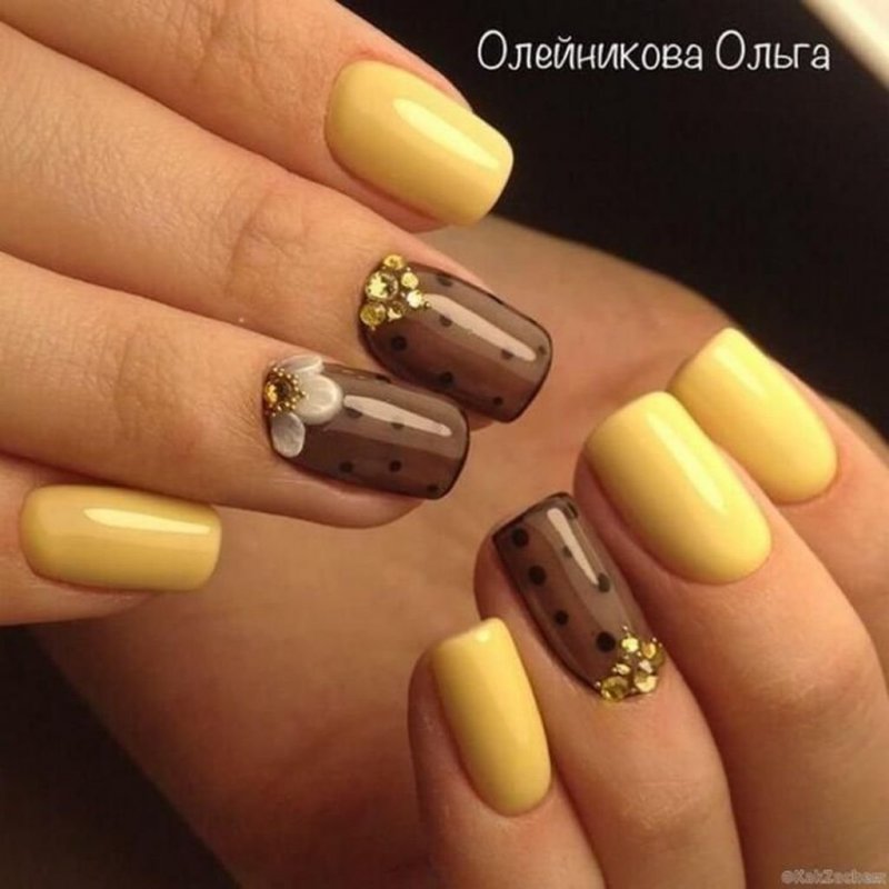 Красивый осенний маникюр с золотом