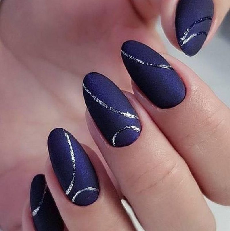 Ногти синие с серебром