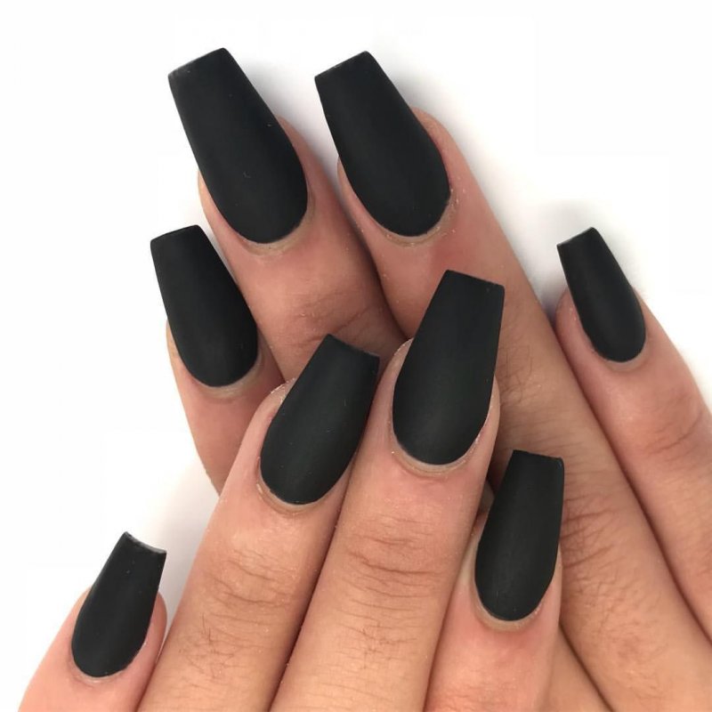 Матовые длинные квадратные ногти