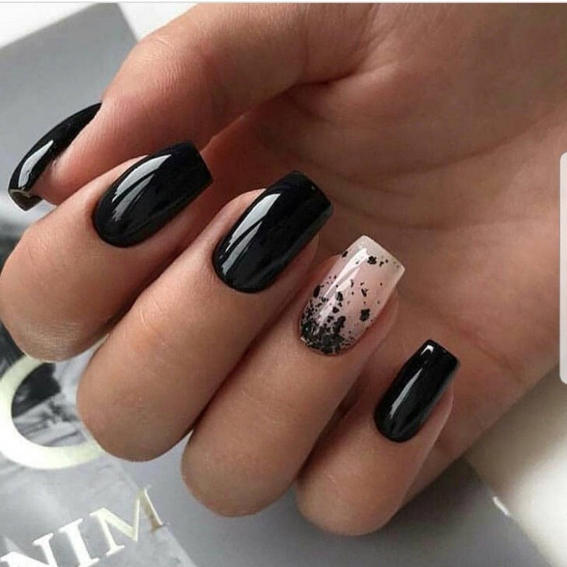 Черный квадратный маникюр