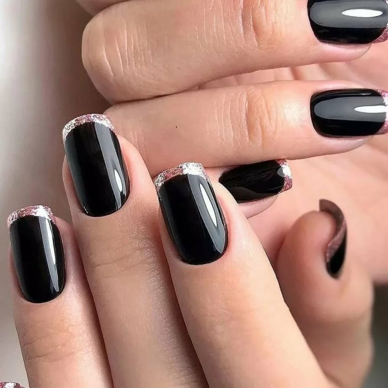 Френч маникюр с черным лаком