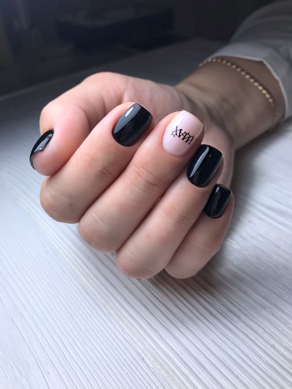 Черные короткие ногти