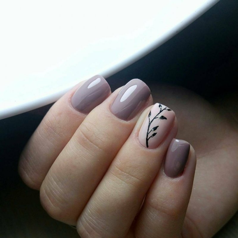 Маникюр на короткие ногти веточки