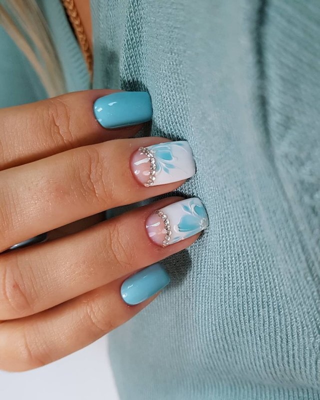 Серо бирюзовый маникюр