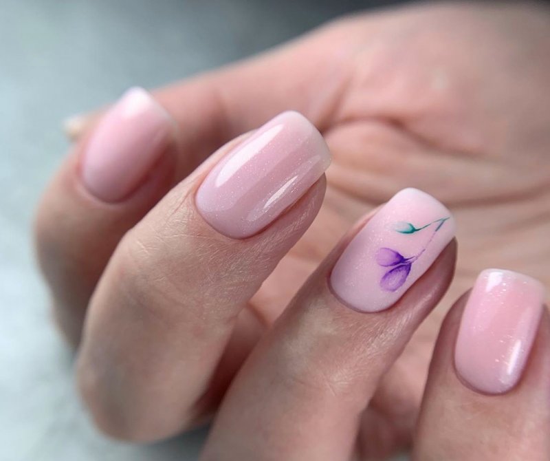Нюдовые ногти миндаль однотонные длинные