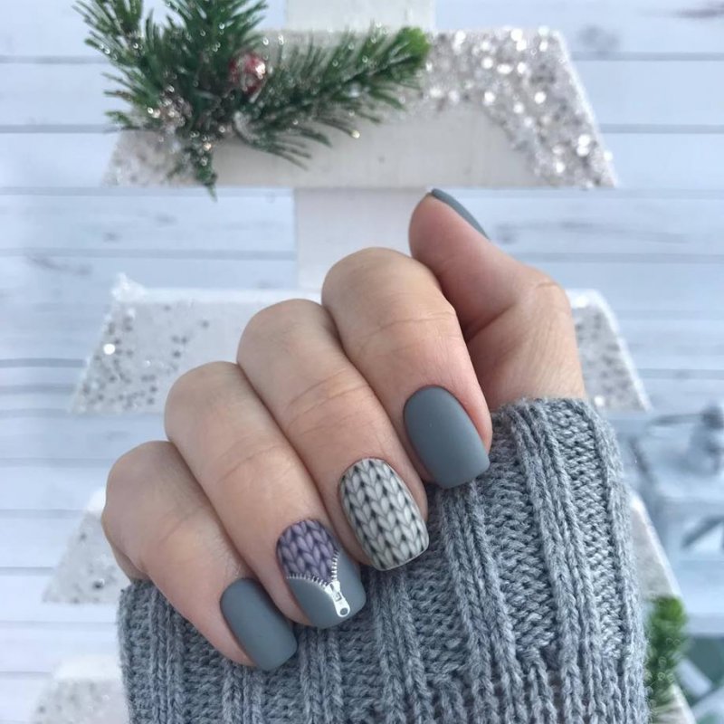 Серые длинные ногти
