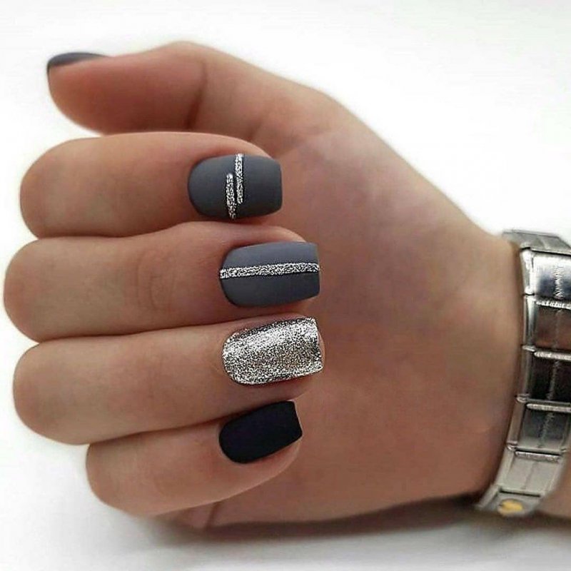 Серый маникюр на короткие квадратные ногти