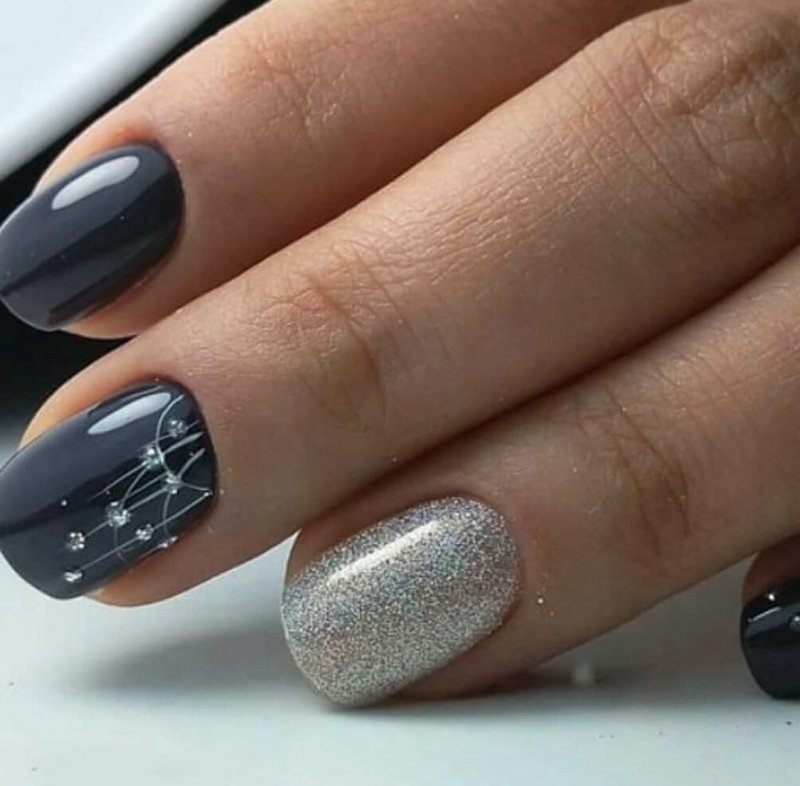 Серый маникюр на короткие ногти