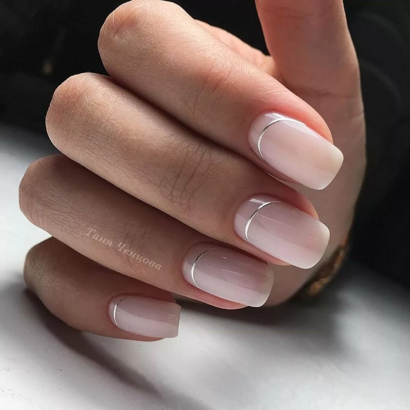 Короткие квадратный маникюр однотонные красные