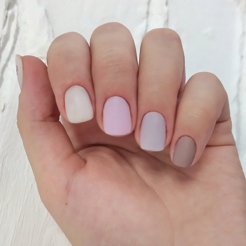 Однотонный маникюр на короткие ногти