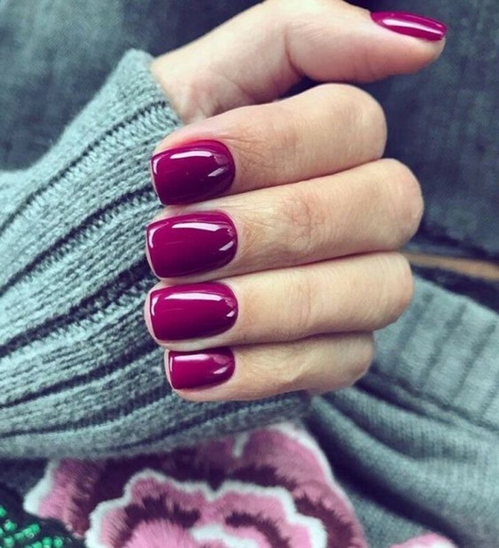 Однотонный маникюр на короткие ногти