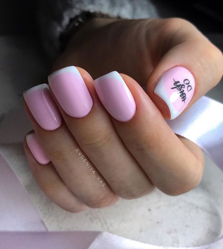 Белые короткие ногти
