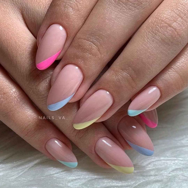 Кислотный маникюр на короткие ногти