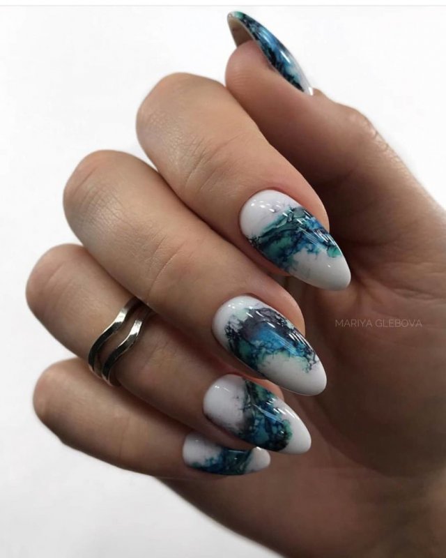 Педикюр на море