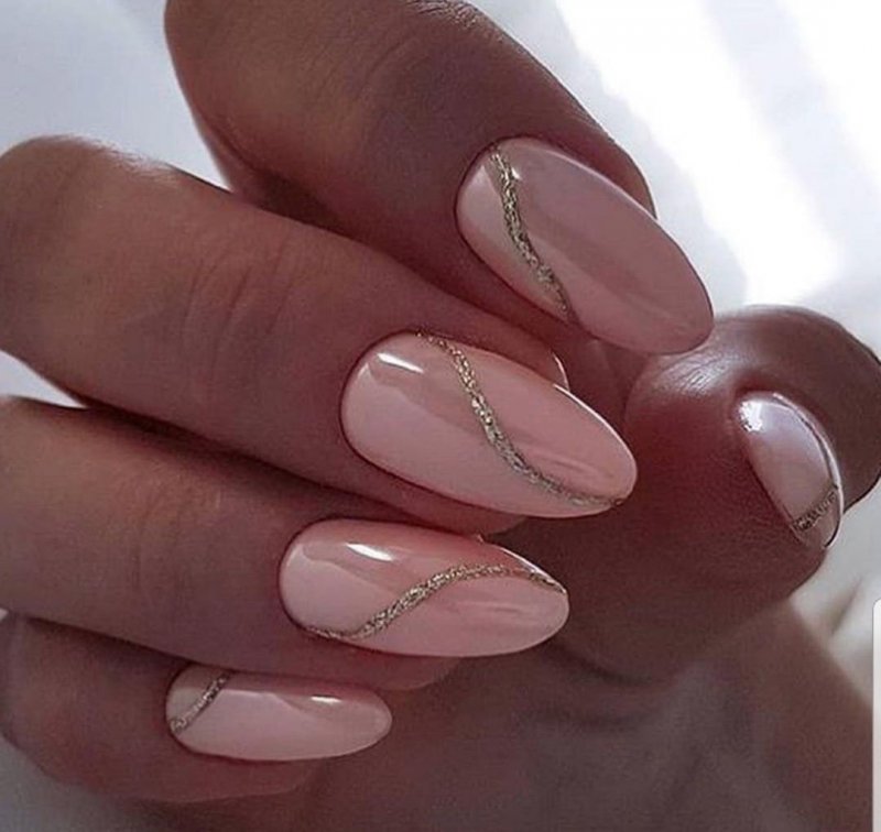 Ногти круглые короткие бежевые
