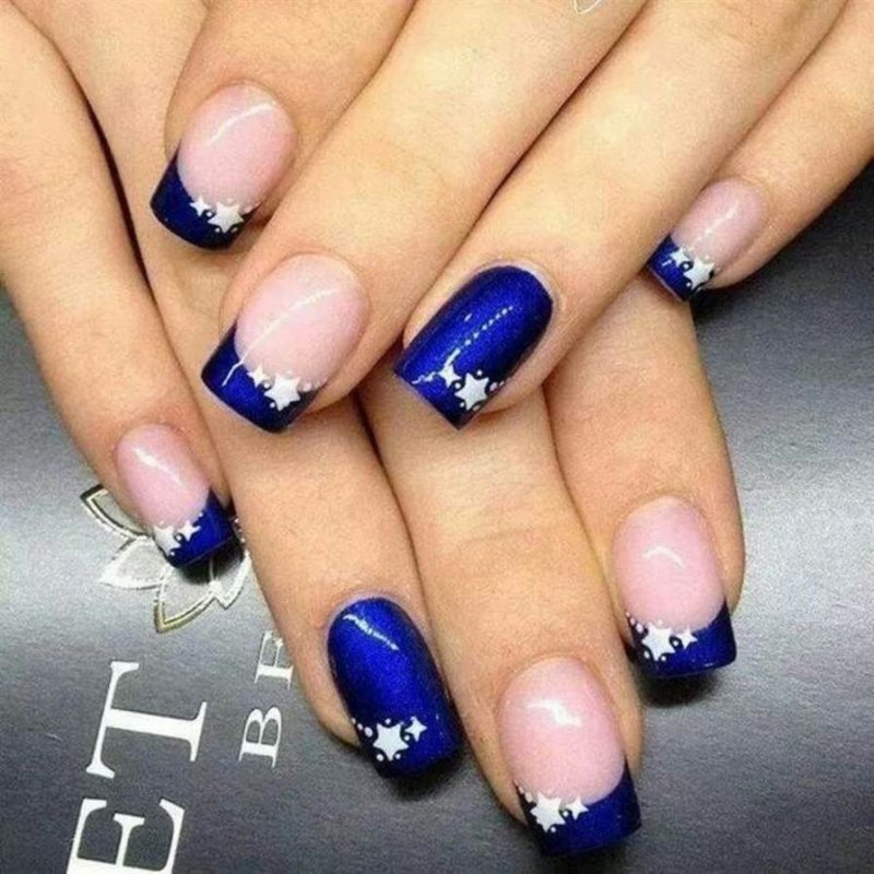Синий френч на ногтях