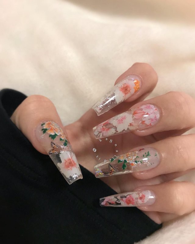 Длинные прозрачные ногти