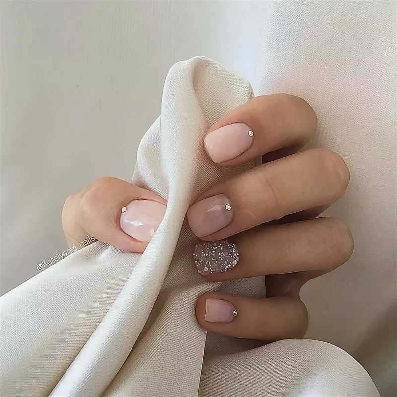 Маникюр сплошной для 50 и старше