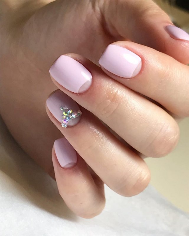Красивый маникюр на короткие ногти