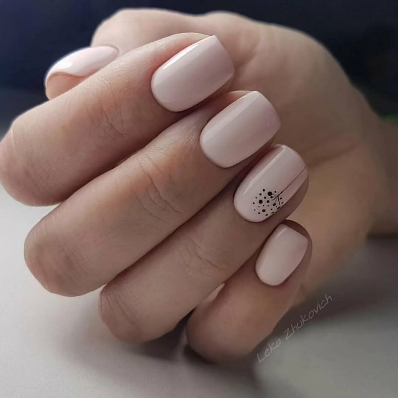 Ногти короткие