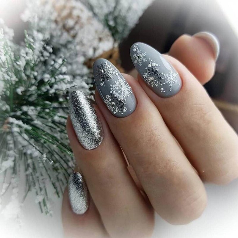 Новогодняя Моника