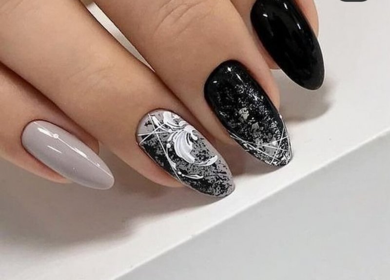 Новогодний маникюр с мишкой