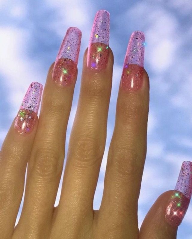 Маникюр с прозрачными ногтями