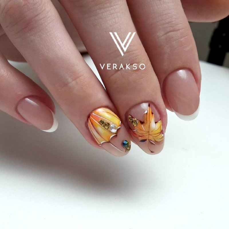 Маникюр на короткие ногти с литьем