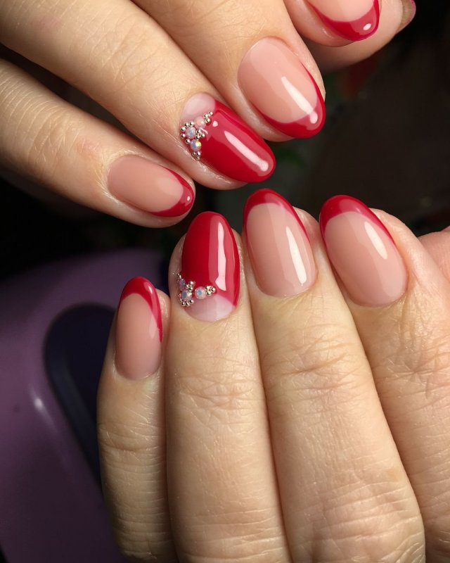 Красный френч на короткие ногти