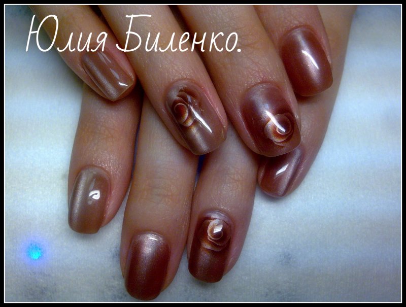 Серебряный кошачий глаз маникюр