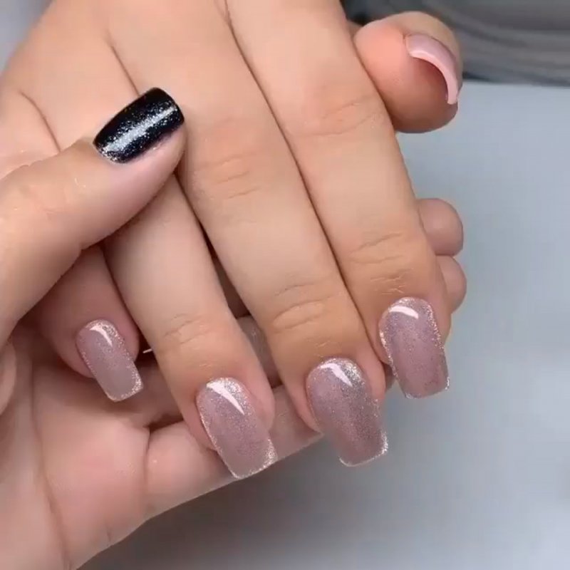 Маникюр на круглые ногти с котом