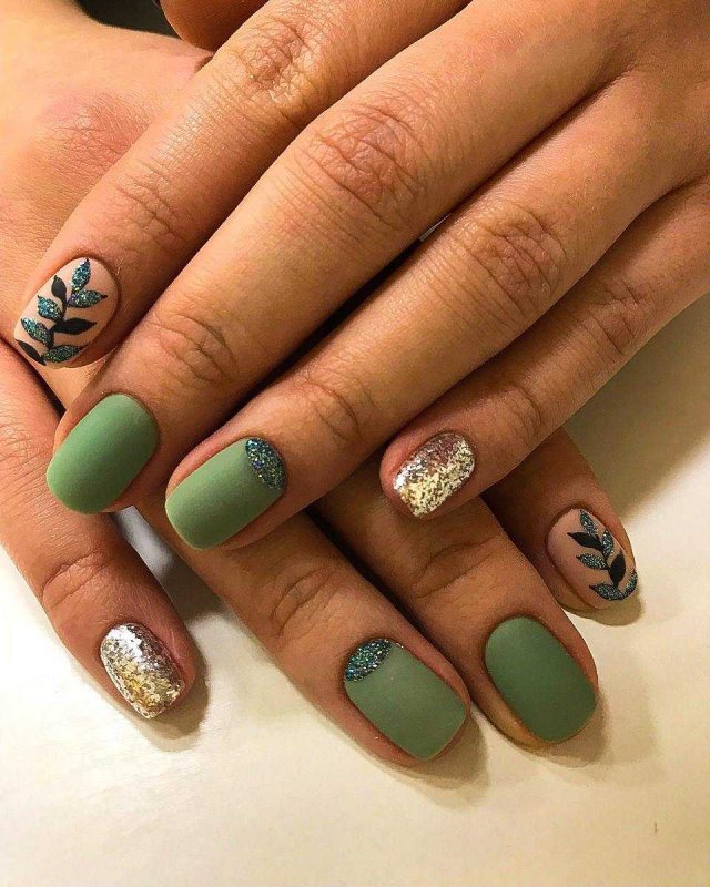 Модный маникюр на короткие ногти осень