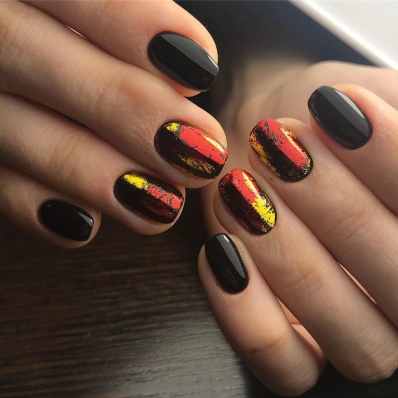 Маникюр на короткие ногти оливковый цвет