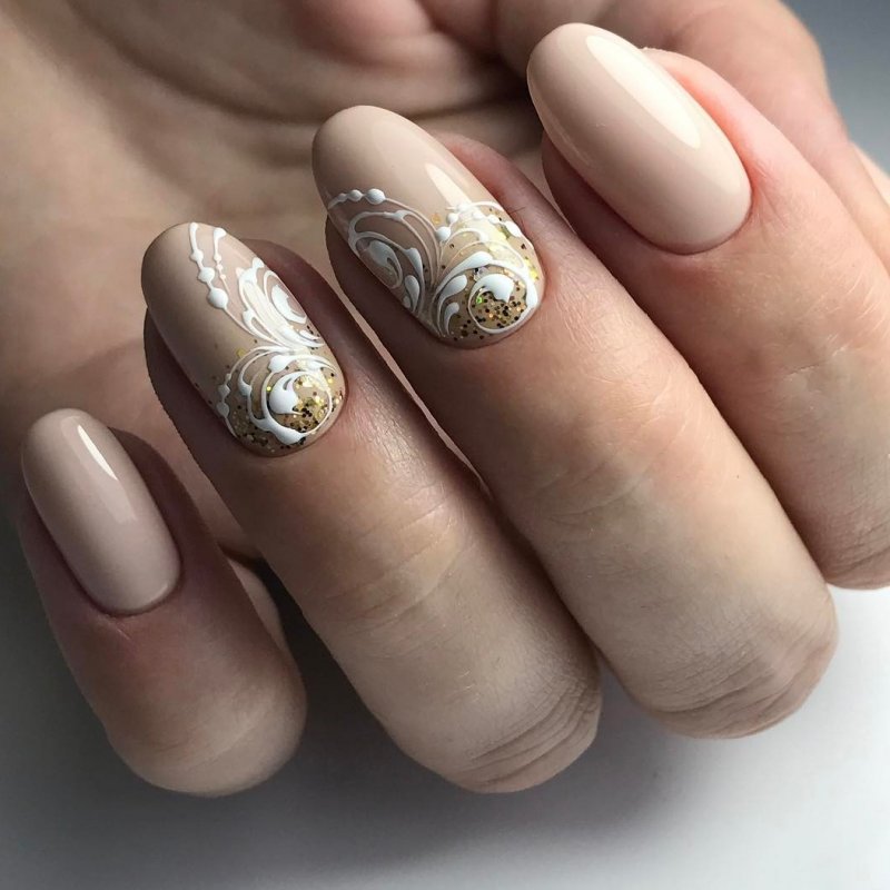 Маникюр на короткие овальные ногти