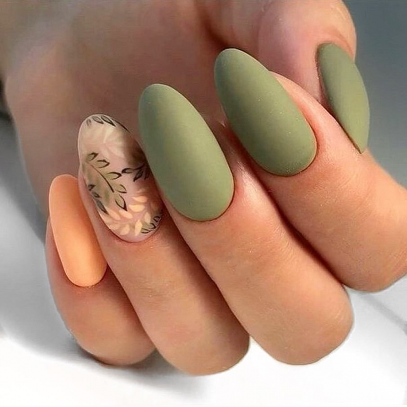 Серо-розовый маникюр