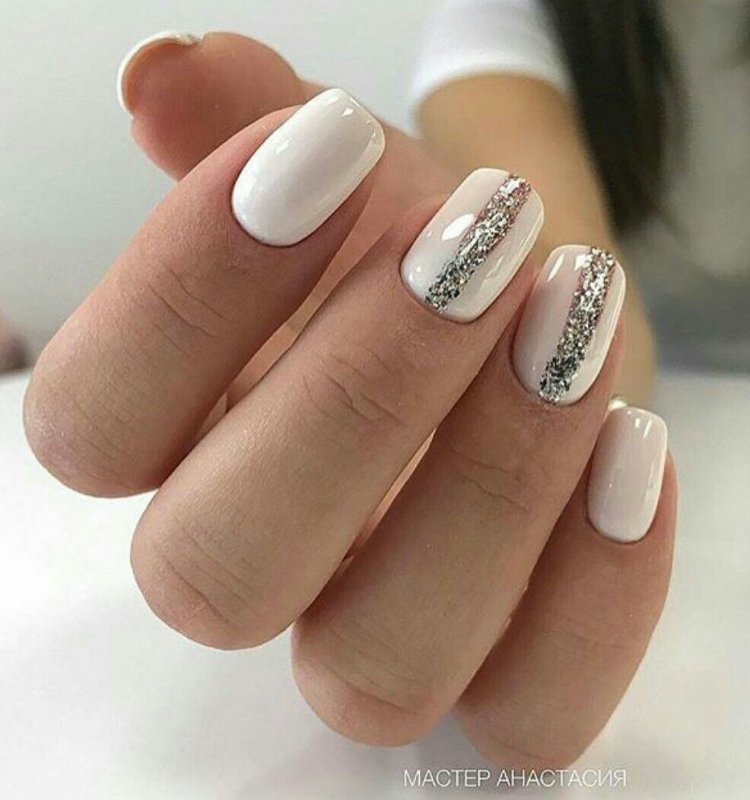 Маникюр с белым лаком