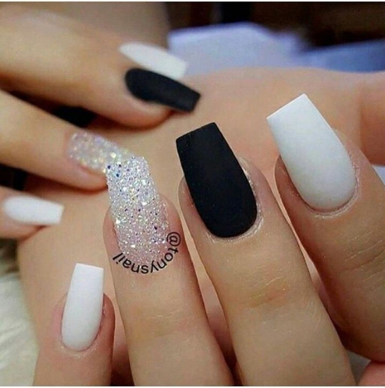 Белые матовые ногти